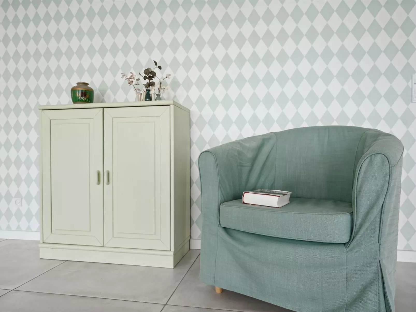 "Landuin" - 30km from the sea-Inside