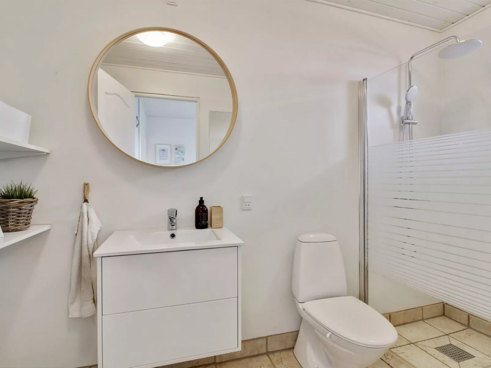 "Thorgny" - 900m from the sea-Inside