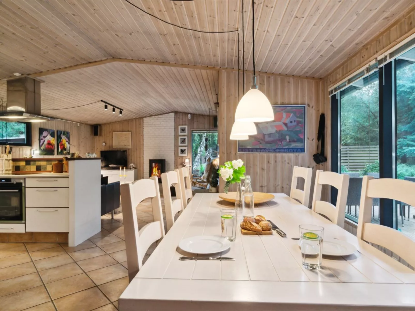 "Aiko" - 375m from the sea-Inside