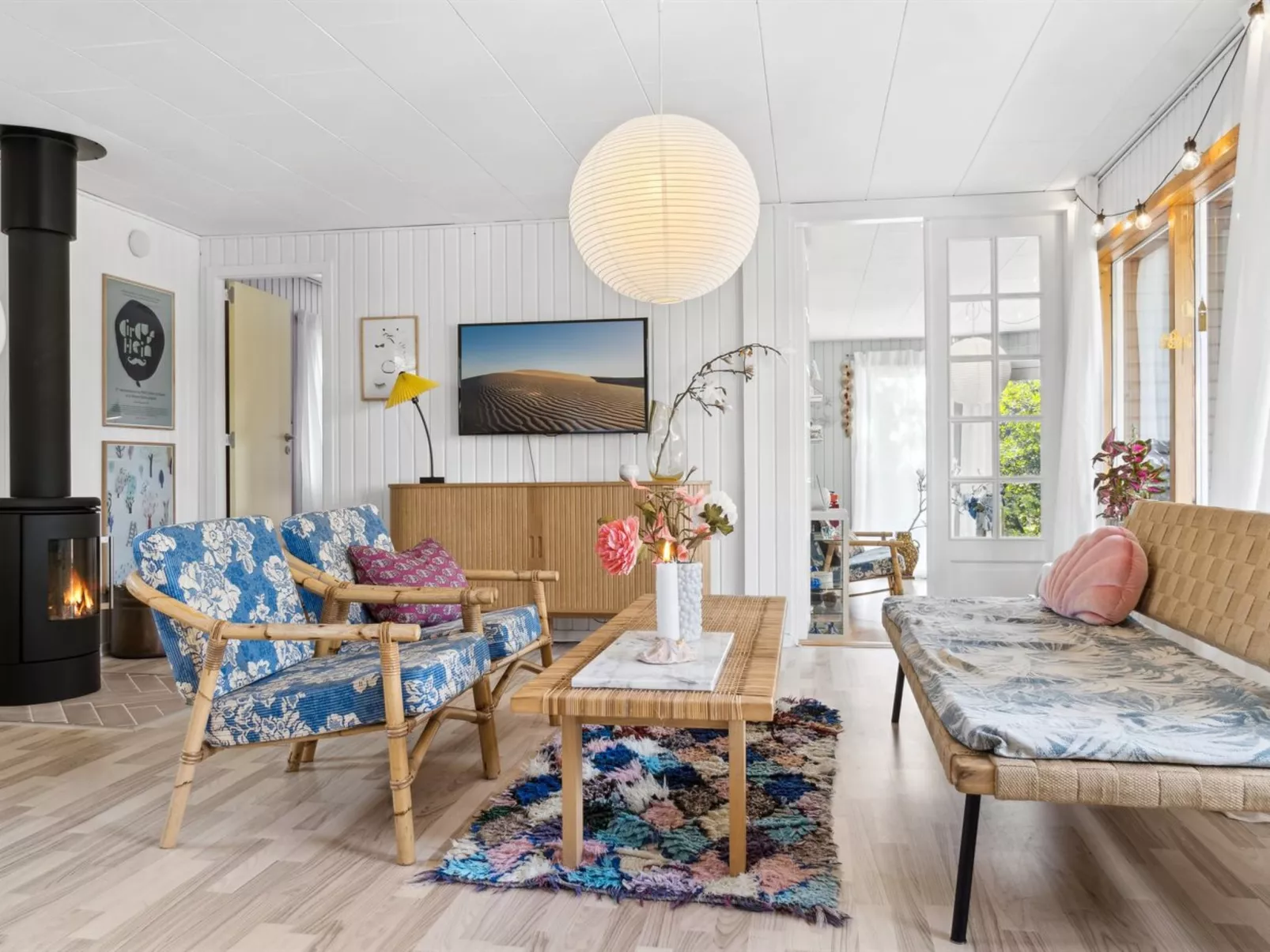 "Fintan" - 1km from the sea-Inside