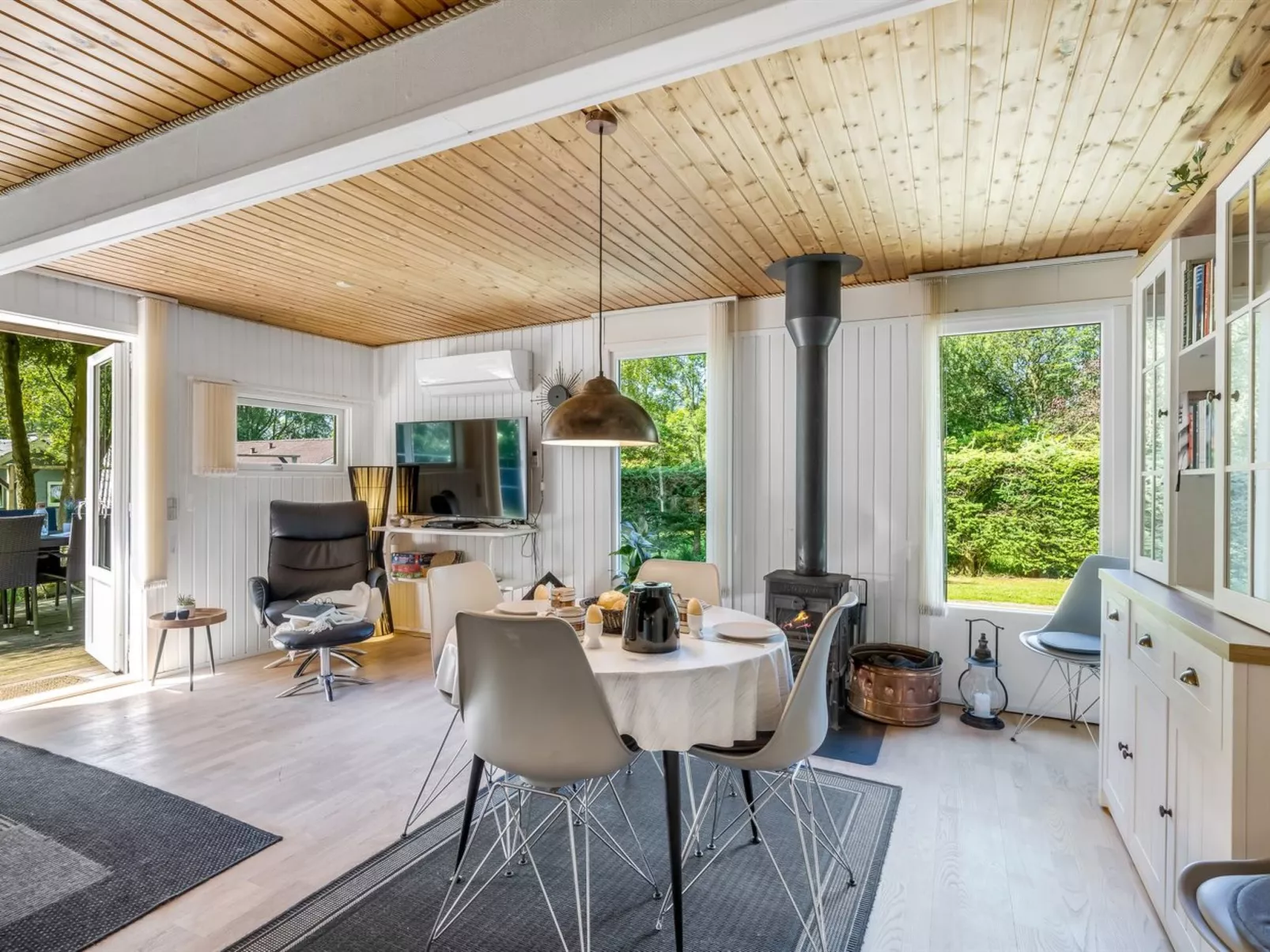 "Meo" - 30km from the sea-Drinnen