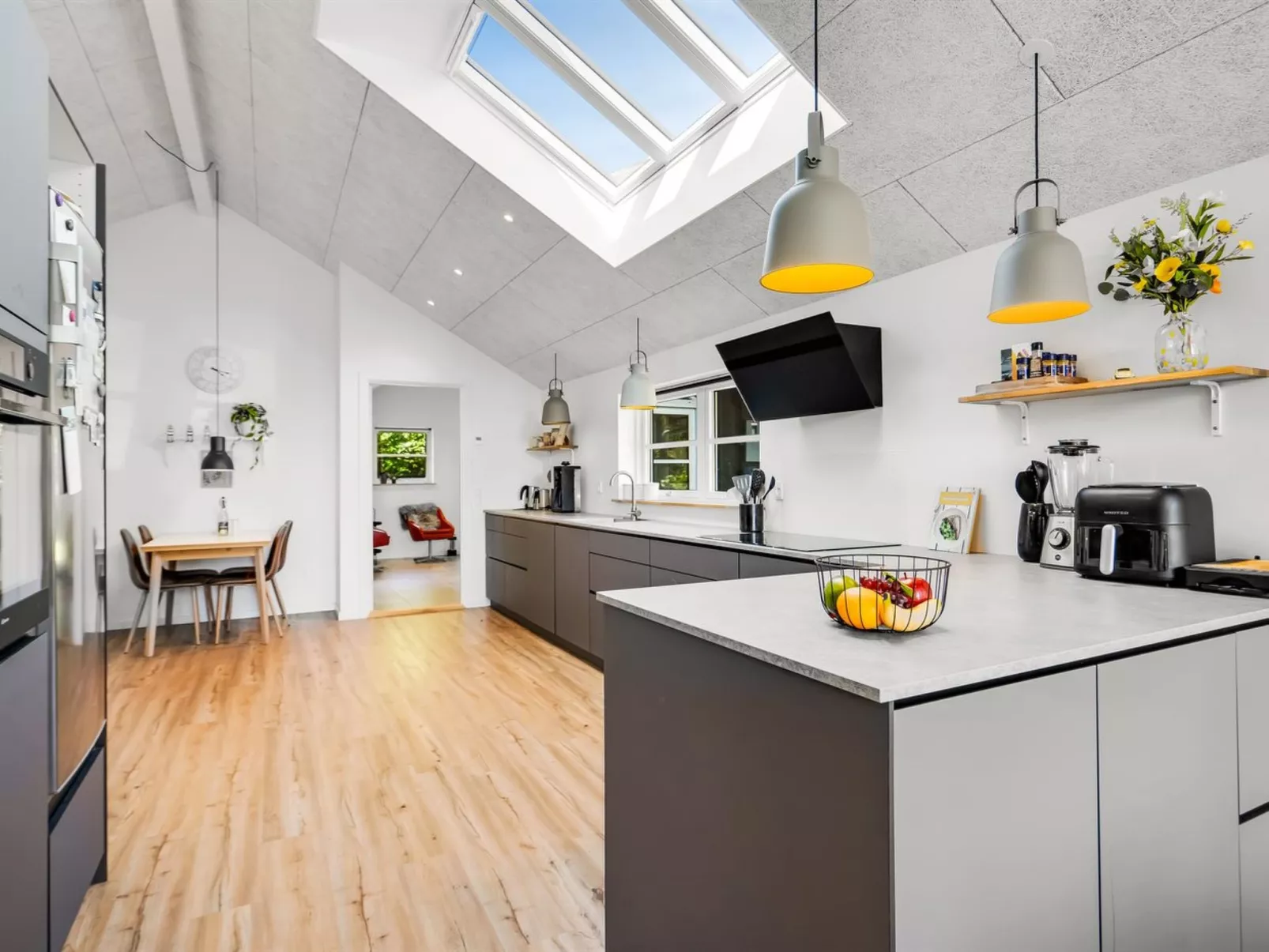 "Roska" - 1.3km from the sea-Inside