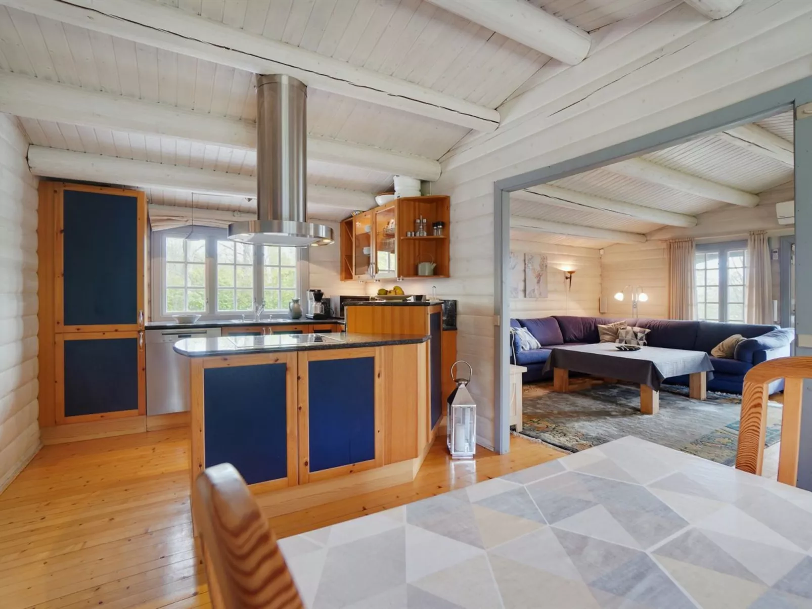 "Till" - 1.6km from the sea-Dedans