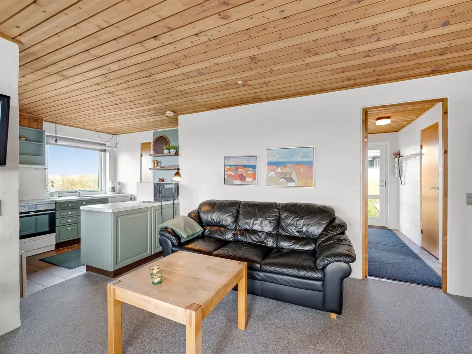 "Kirsa" - 200m to the fjord-Dedans