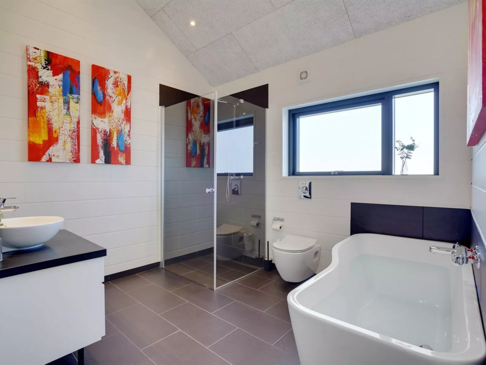 "Henrikke" - 500m to the fjord-Dedans