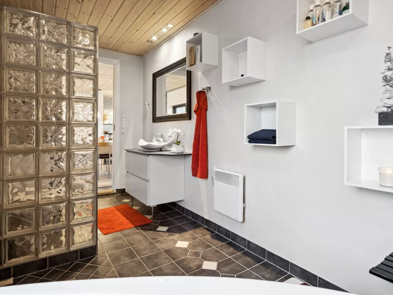 "Alona" - 90m from the sea-Drinnen