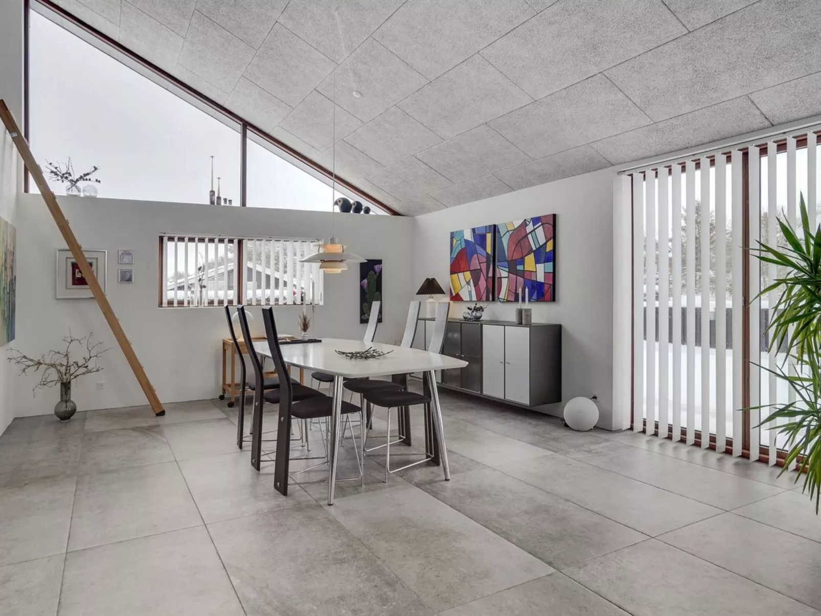 "Aaran" - 700m from the sea-Inside