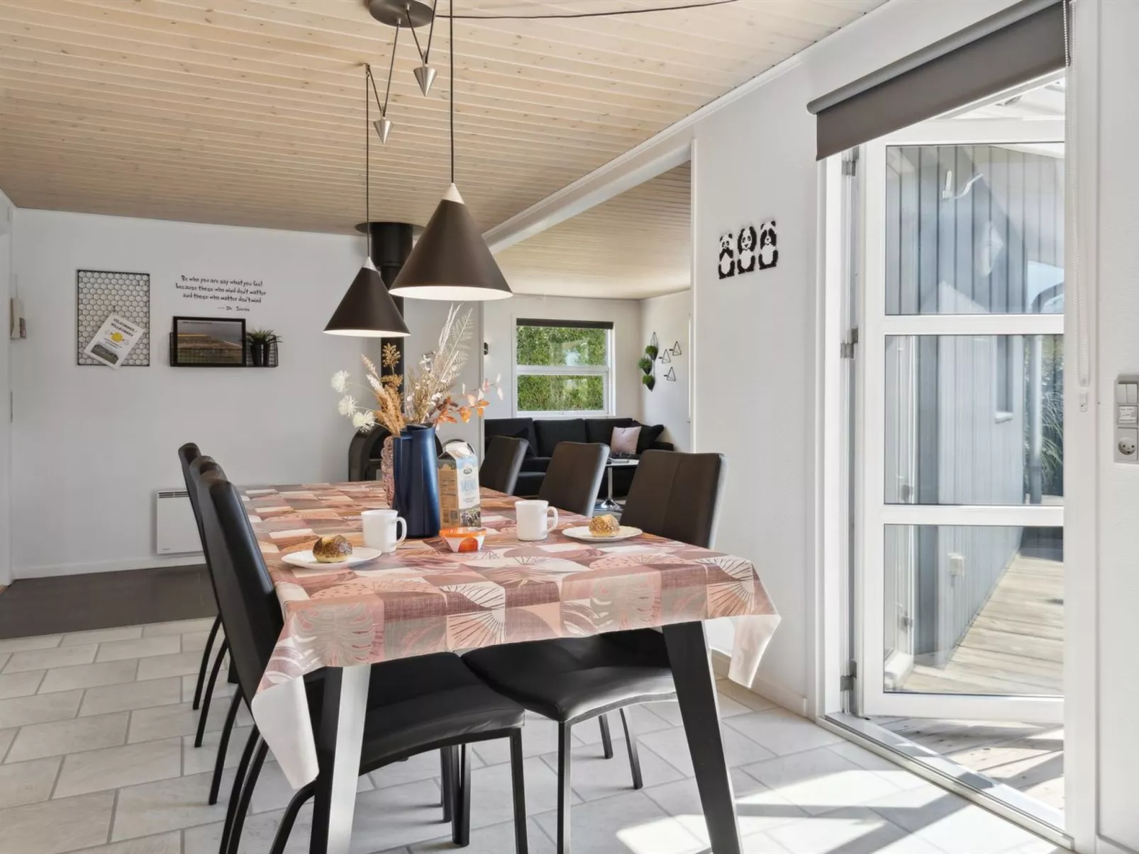 "Anella" - 200m from the sea-Drinnen