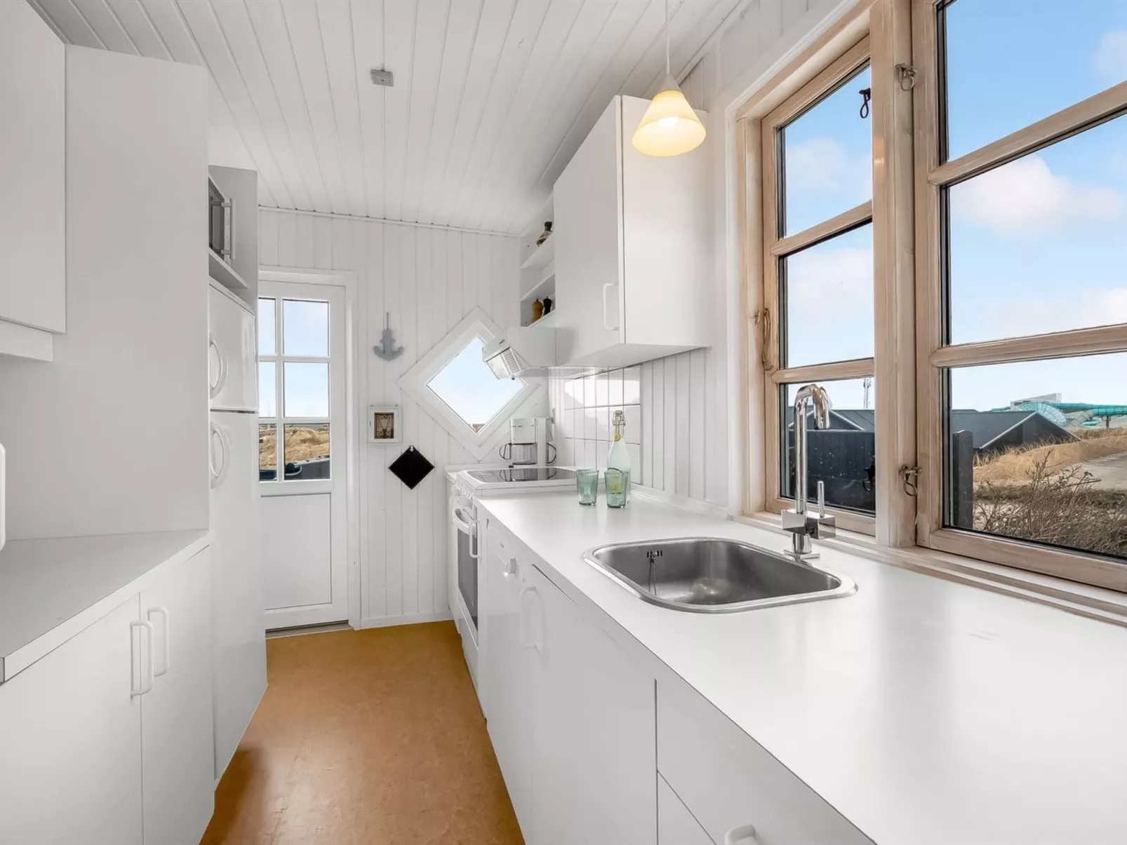 "Venla" -  from the sea-Drinnen