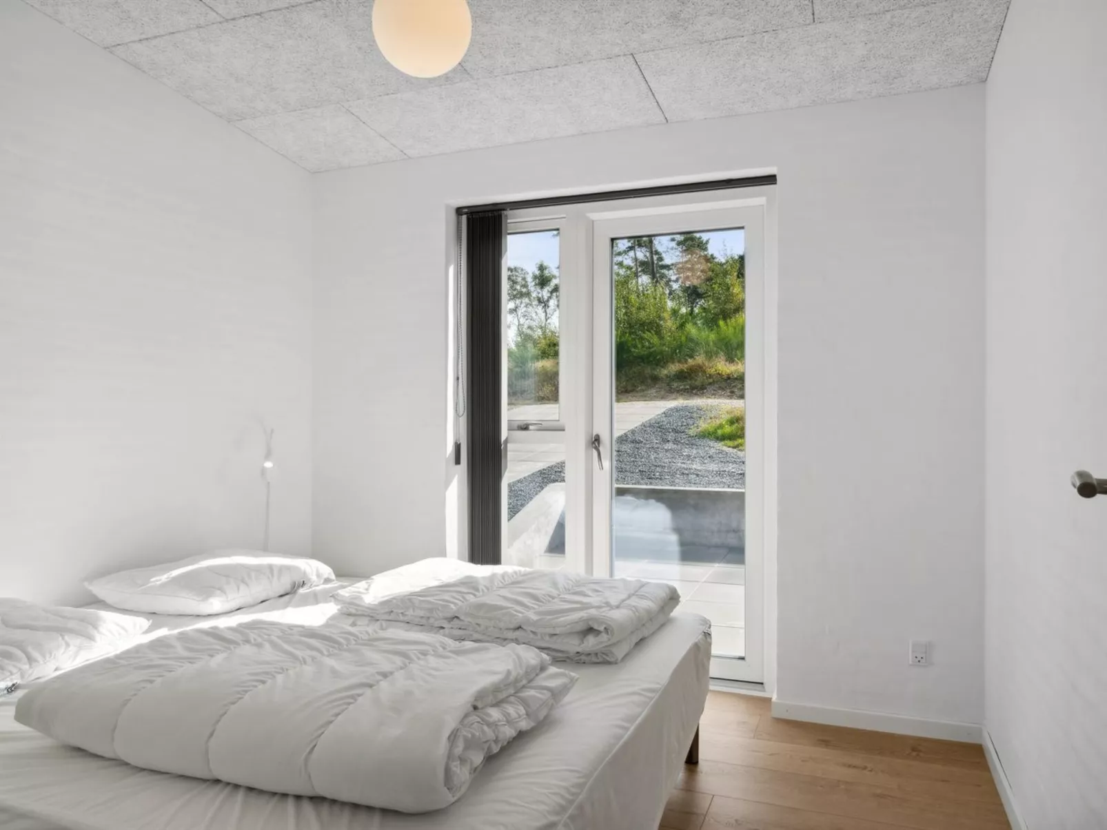 "Ann" - 1.3km from the sea-Dedans