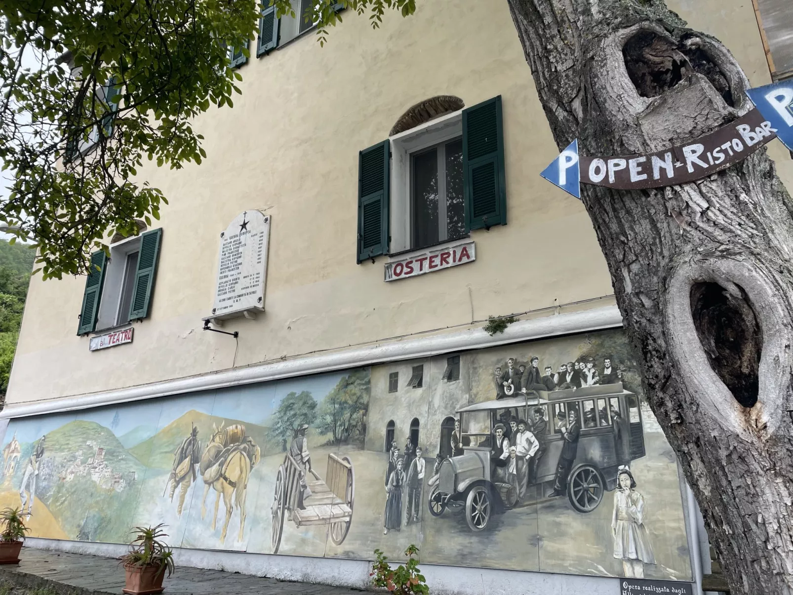 Il Loggiato-Outside