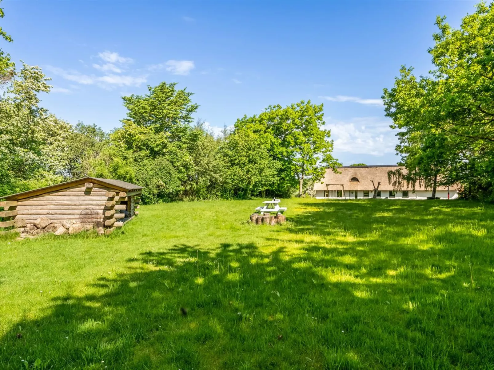 "Annli" - 800m to the fjord-Outside