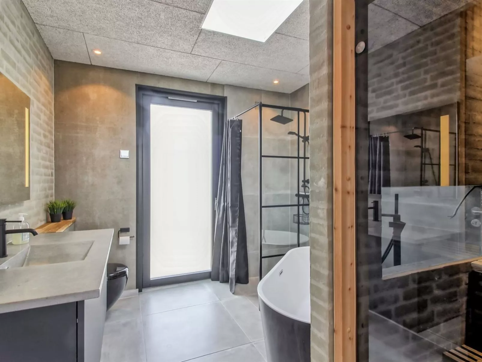 "Lima" - 200m from the sea-Drinnen