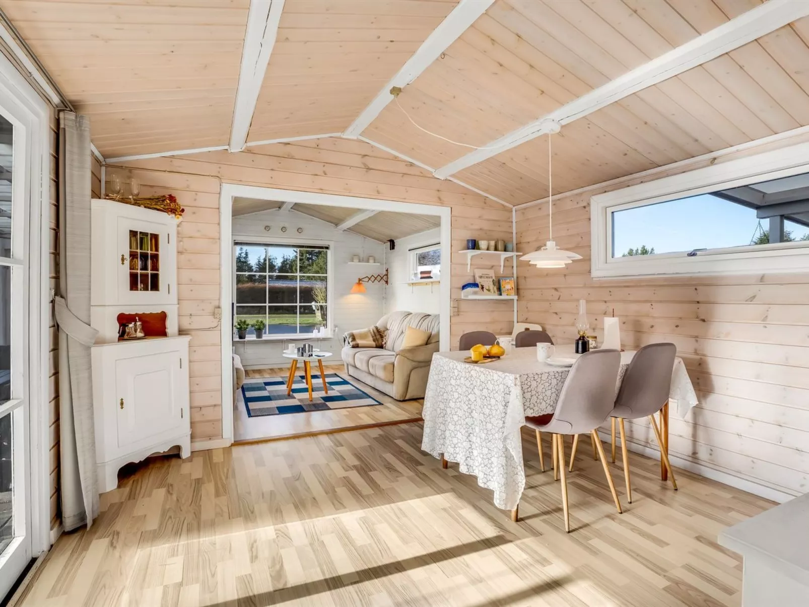 "Holte" - 750m from the sea-Drinnen