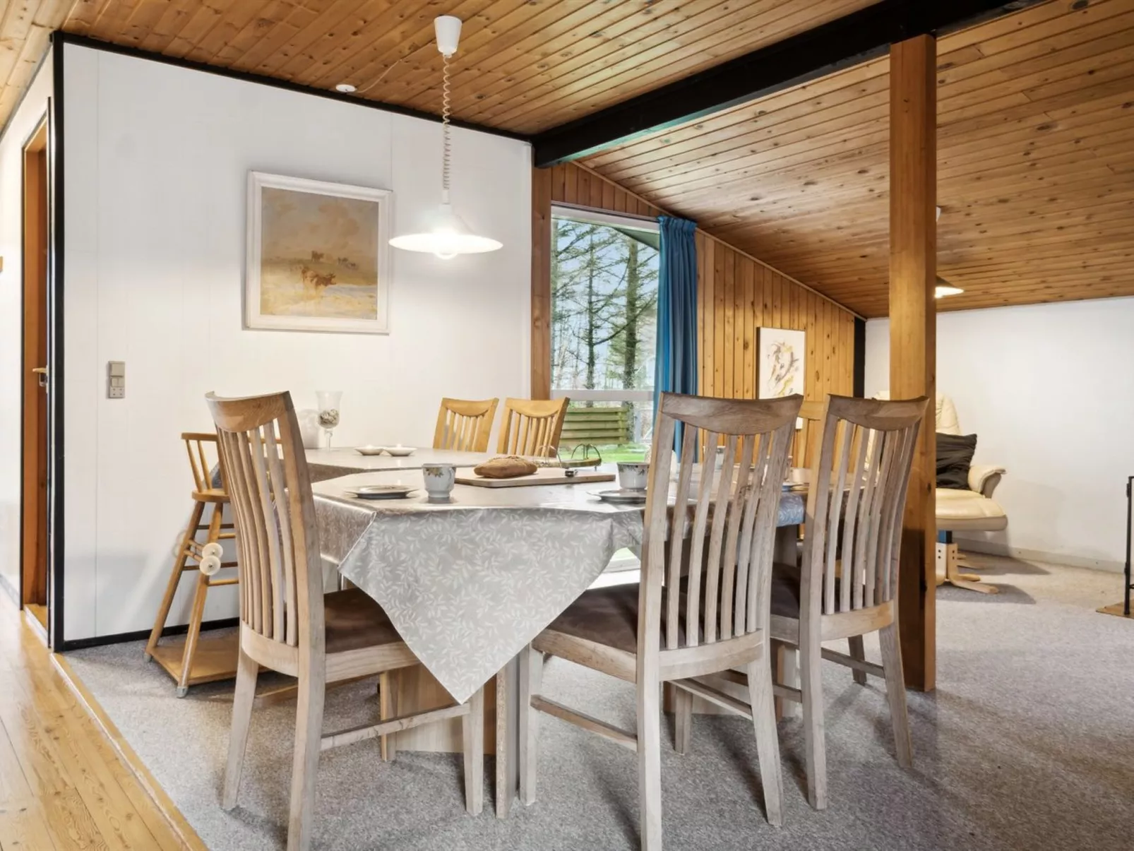 "Suri" - 200m to the fjord-Inside