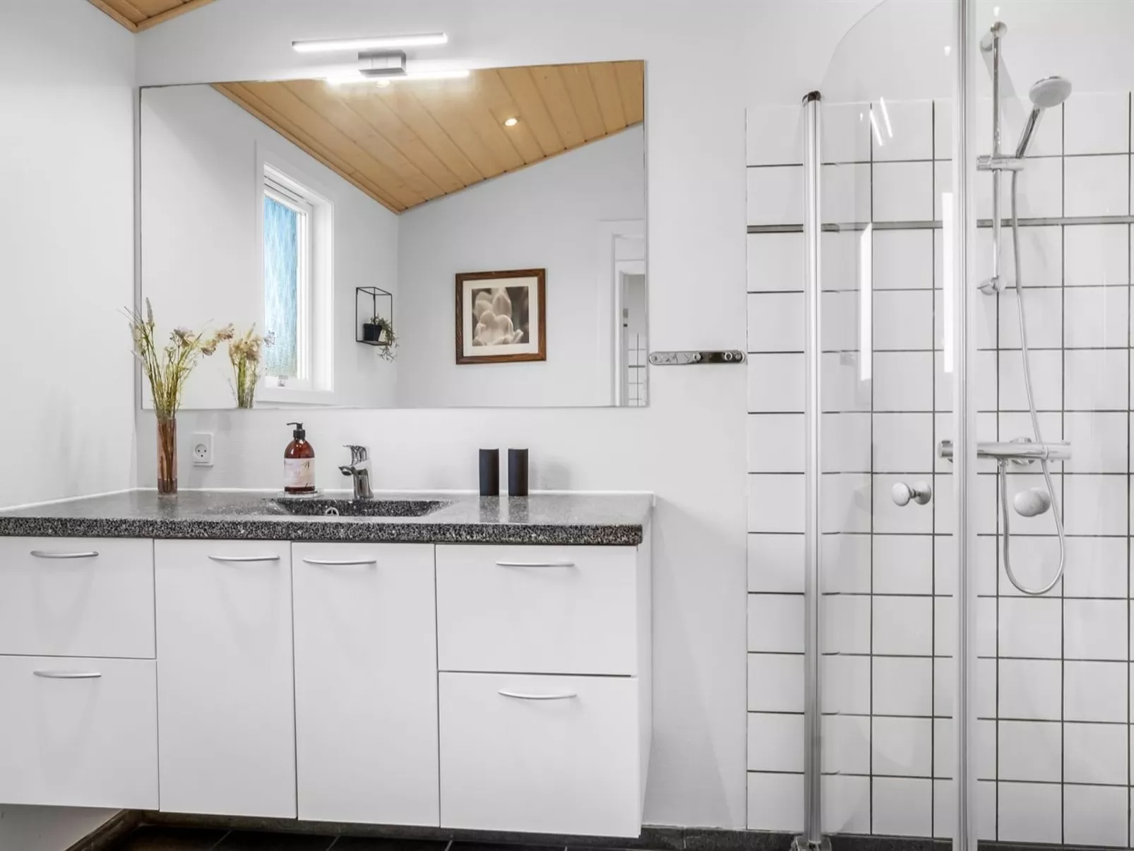 "Rudy" - 800m from the sea-Drinnen