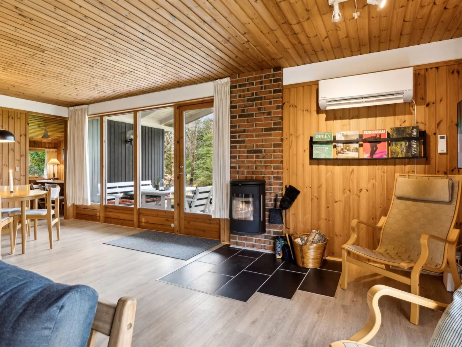 "Sofja" - 175m to the fjord-Inside