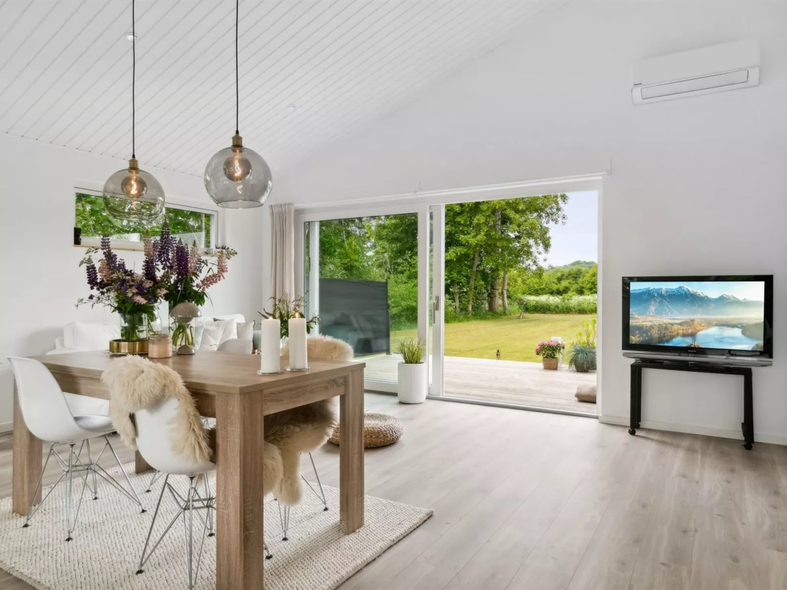 "Sys" - 150m from the sea-Inside