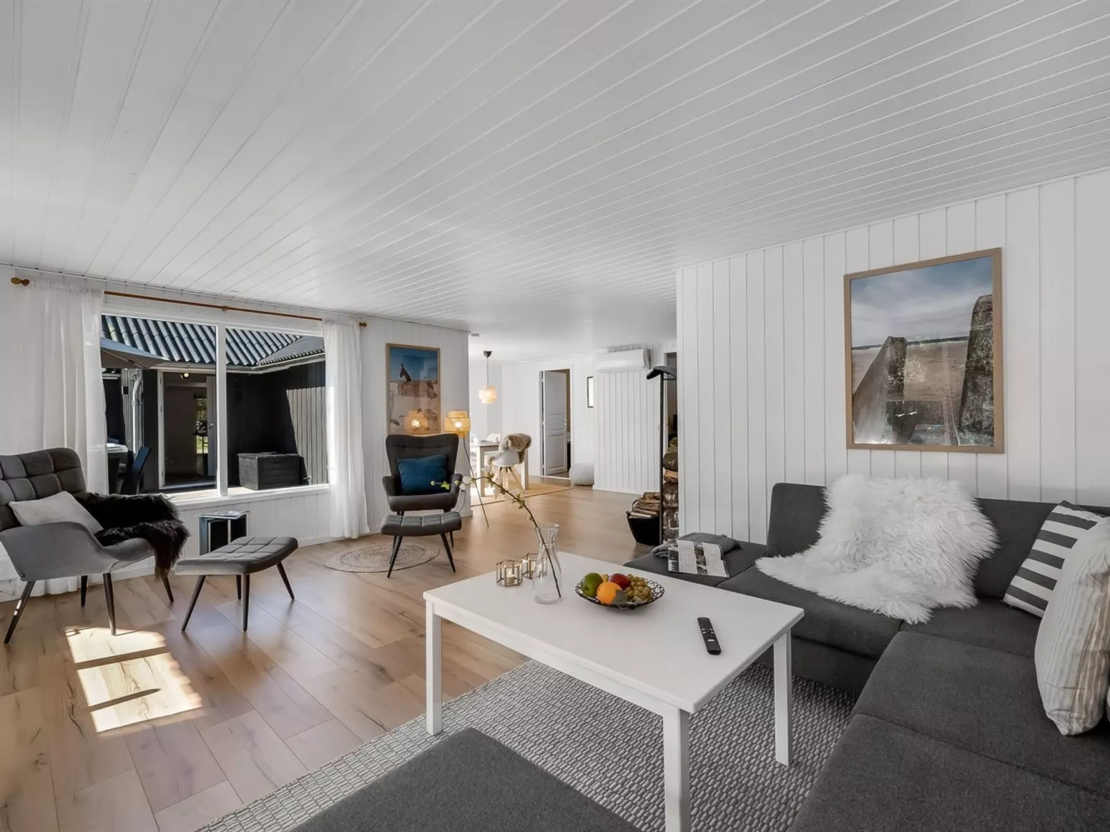 "Allen" - 1km from the sea-Inside