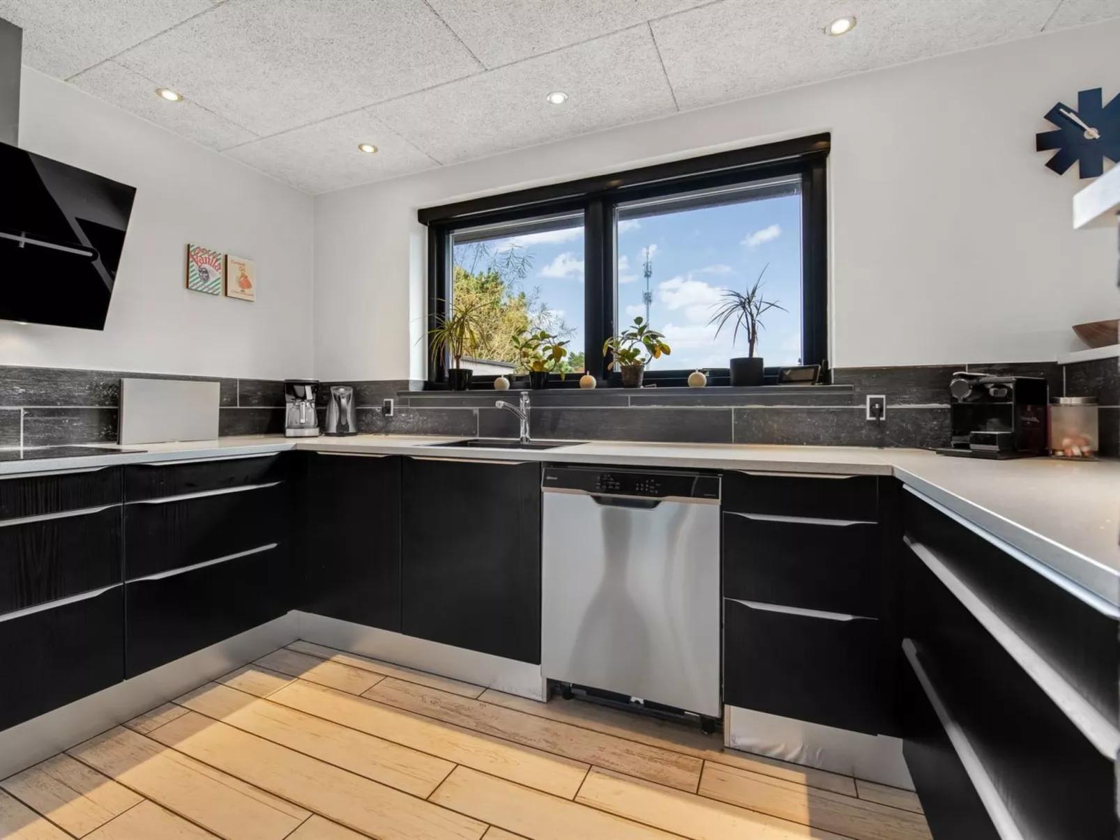 "Nona" - 1.1km from the sea-Dedans