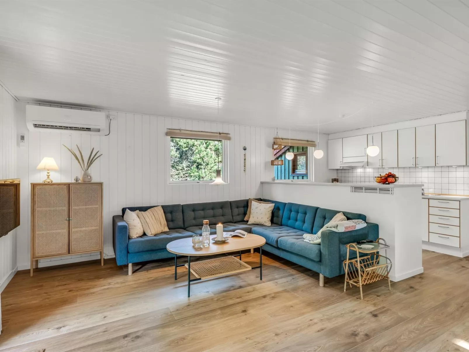 "Yngvy" - 1.3km from the sea-Inside