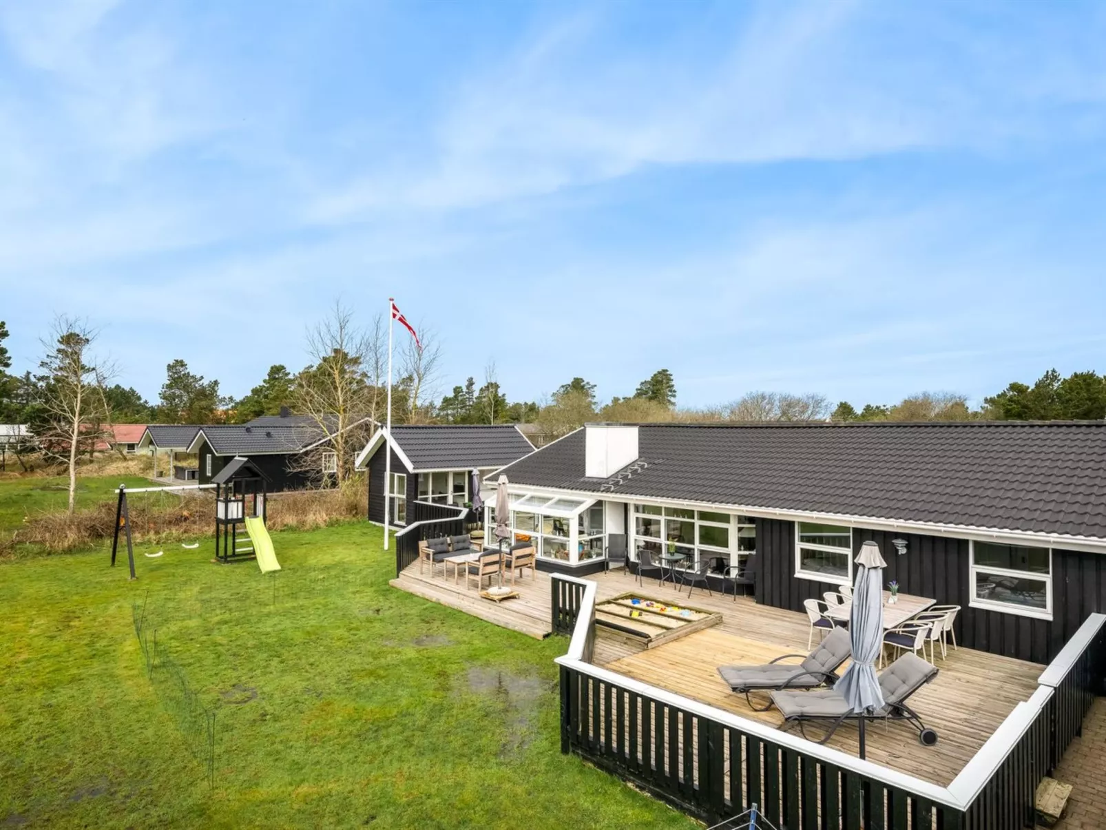 "Emilia" - 1.8km from the sea-Outside