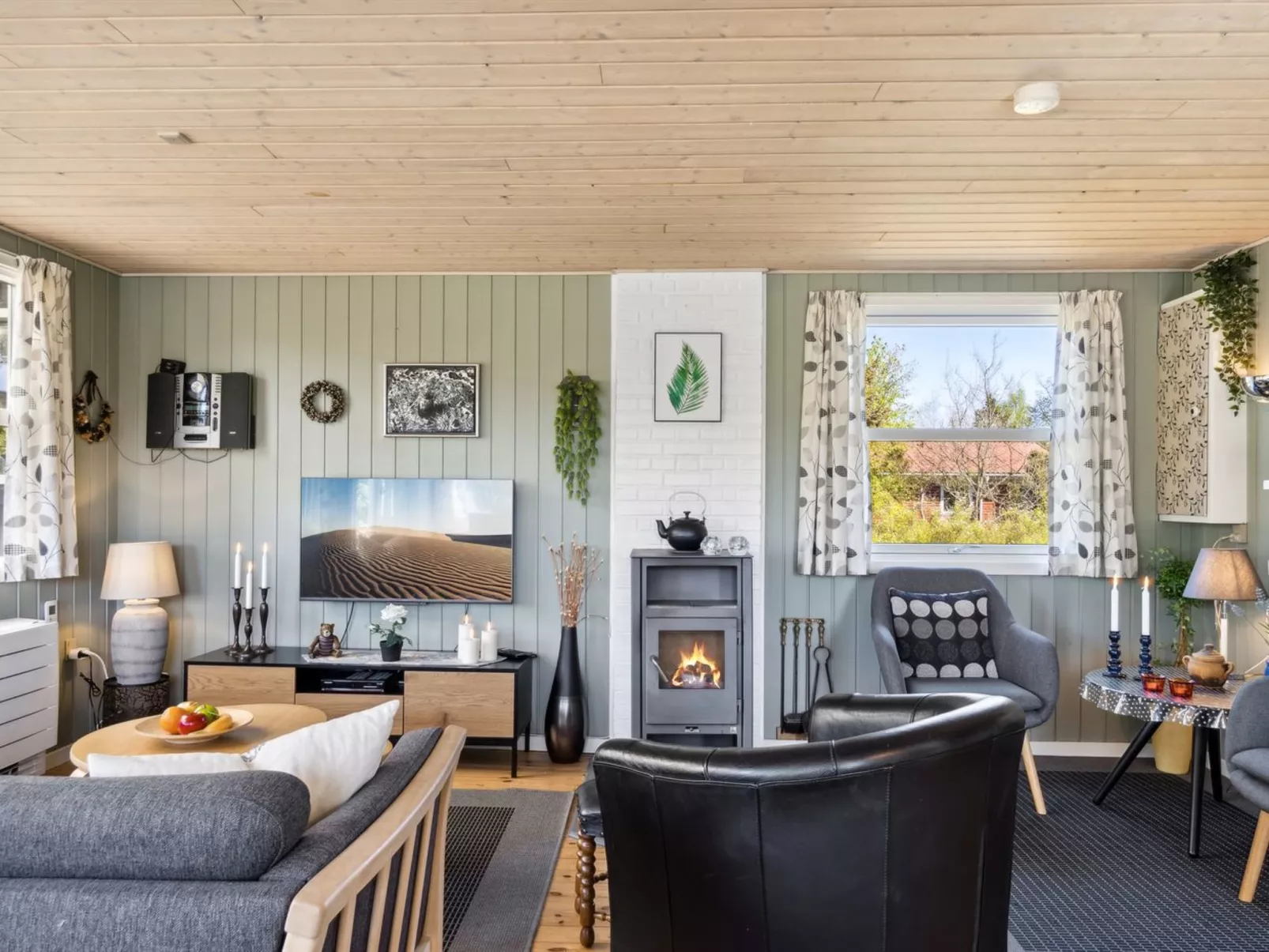 "Ønd" - 600m from the sea-Inside