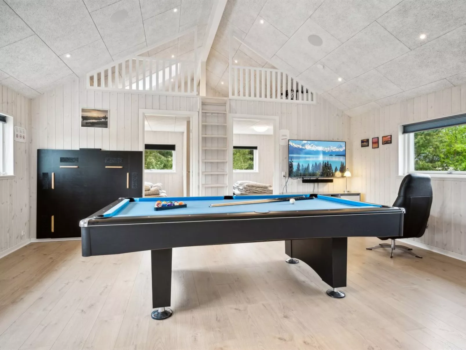 "Amai" - 4.5km from the sea-Inside