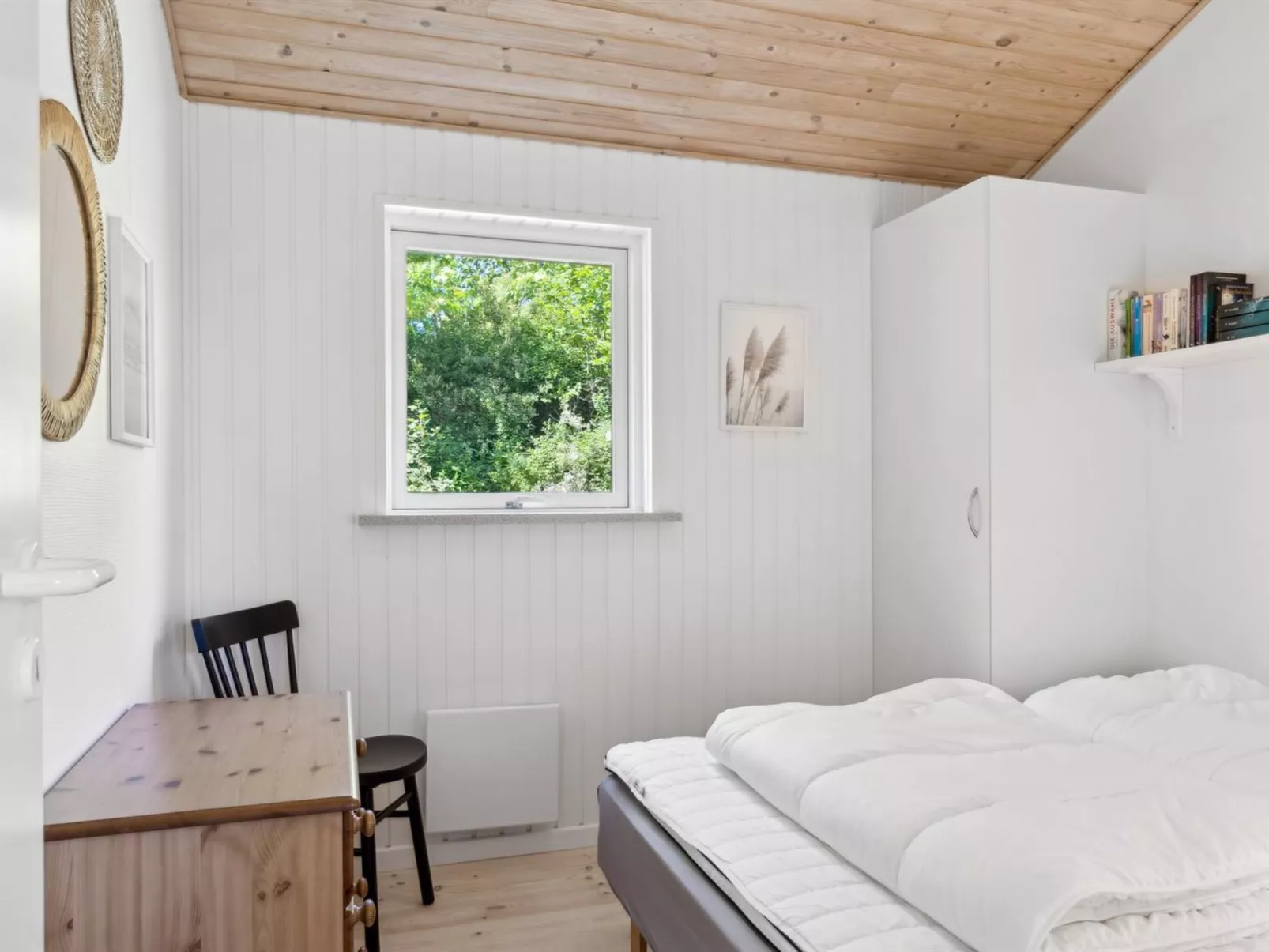 "Sheemen" - 900m from the sea-Inside