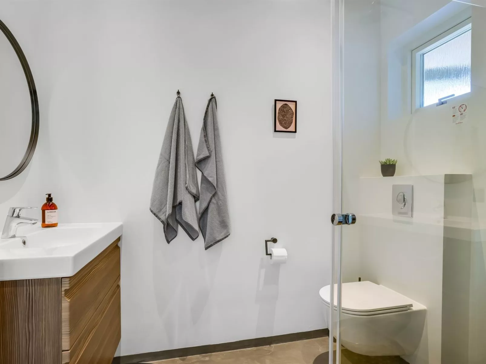 "Melina" - 900m to the fjord-Drinnen