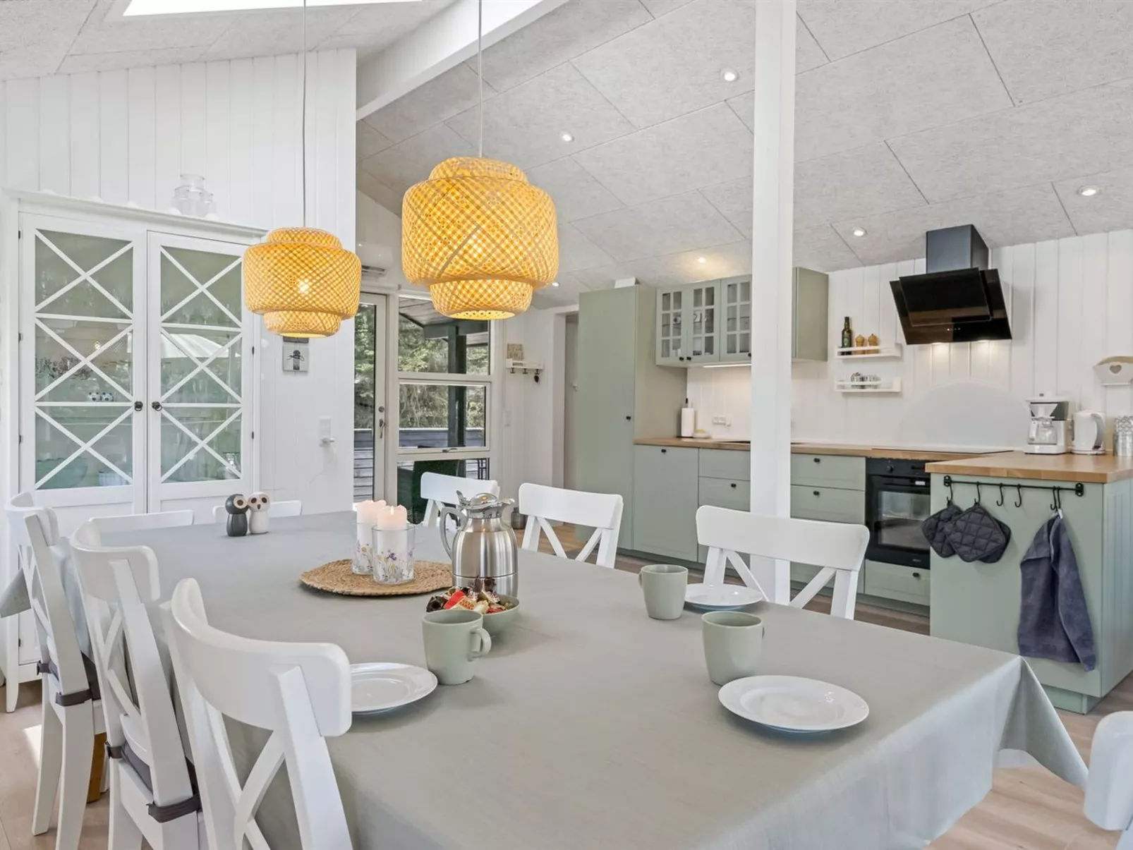 "Ema" - 1.9km from the sea-Dedans