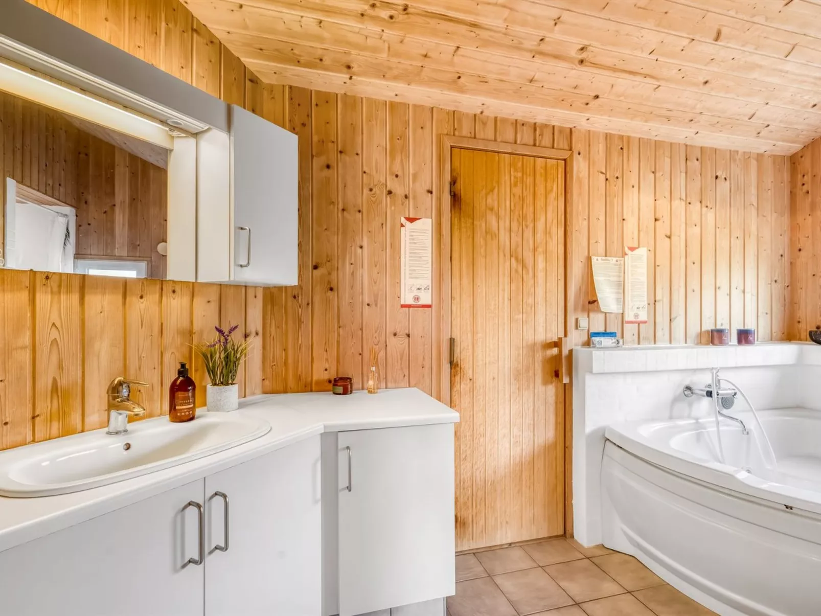 "Elisenda" - 1km from the sea-Dedans