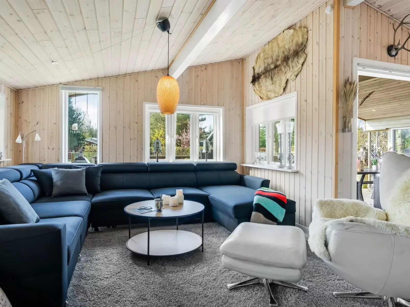 "Livni" -  from the sea-Drinnen