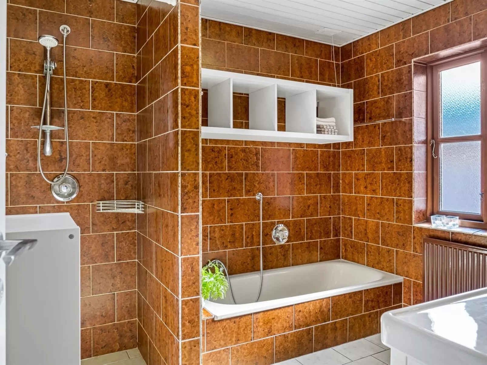 "Satu" - 2km from the sea-Inside