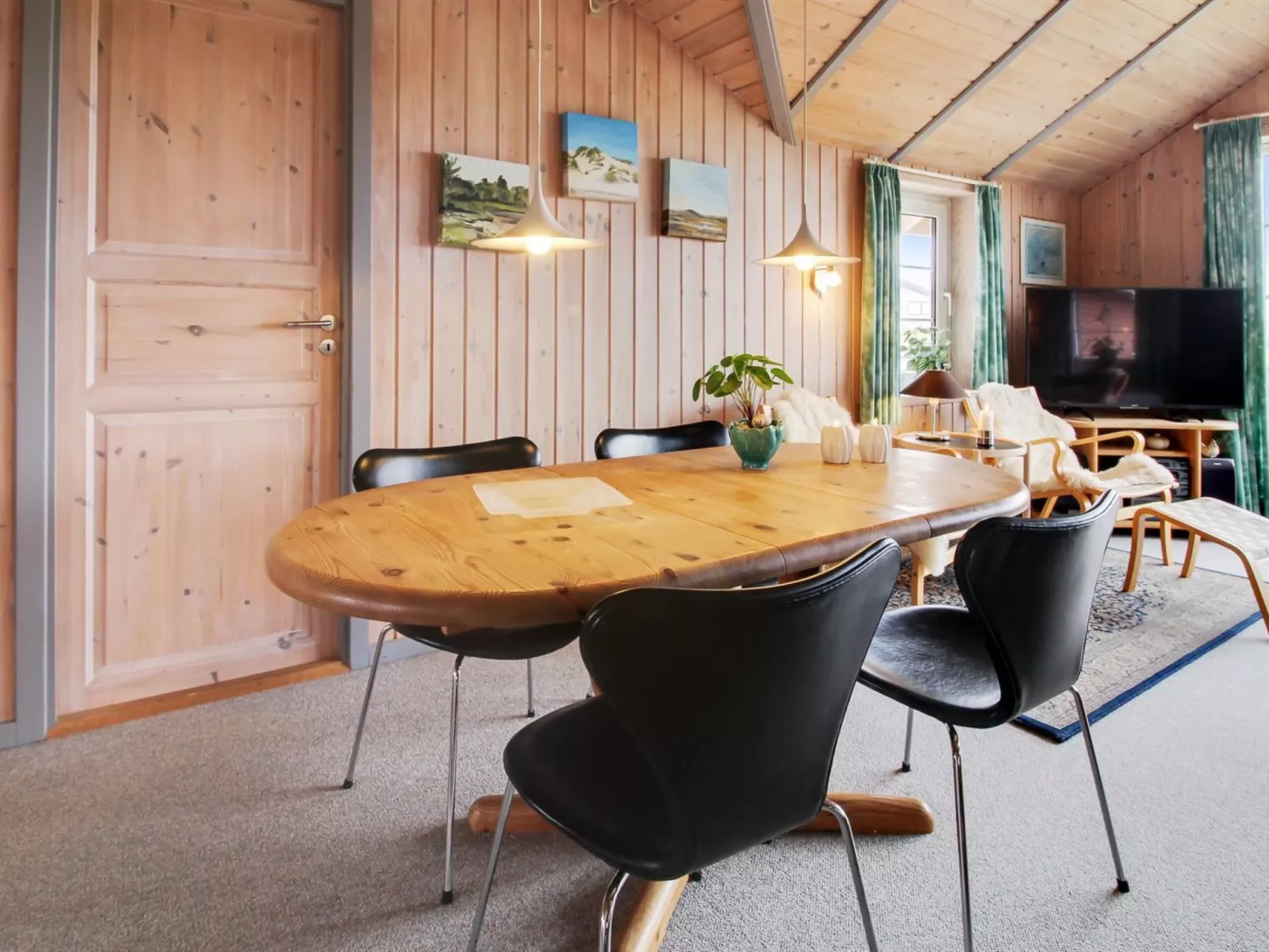 "Frithger" - 250m from the sea-Drinnen