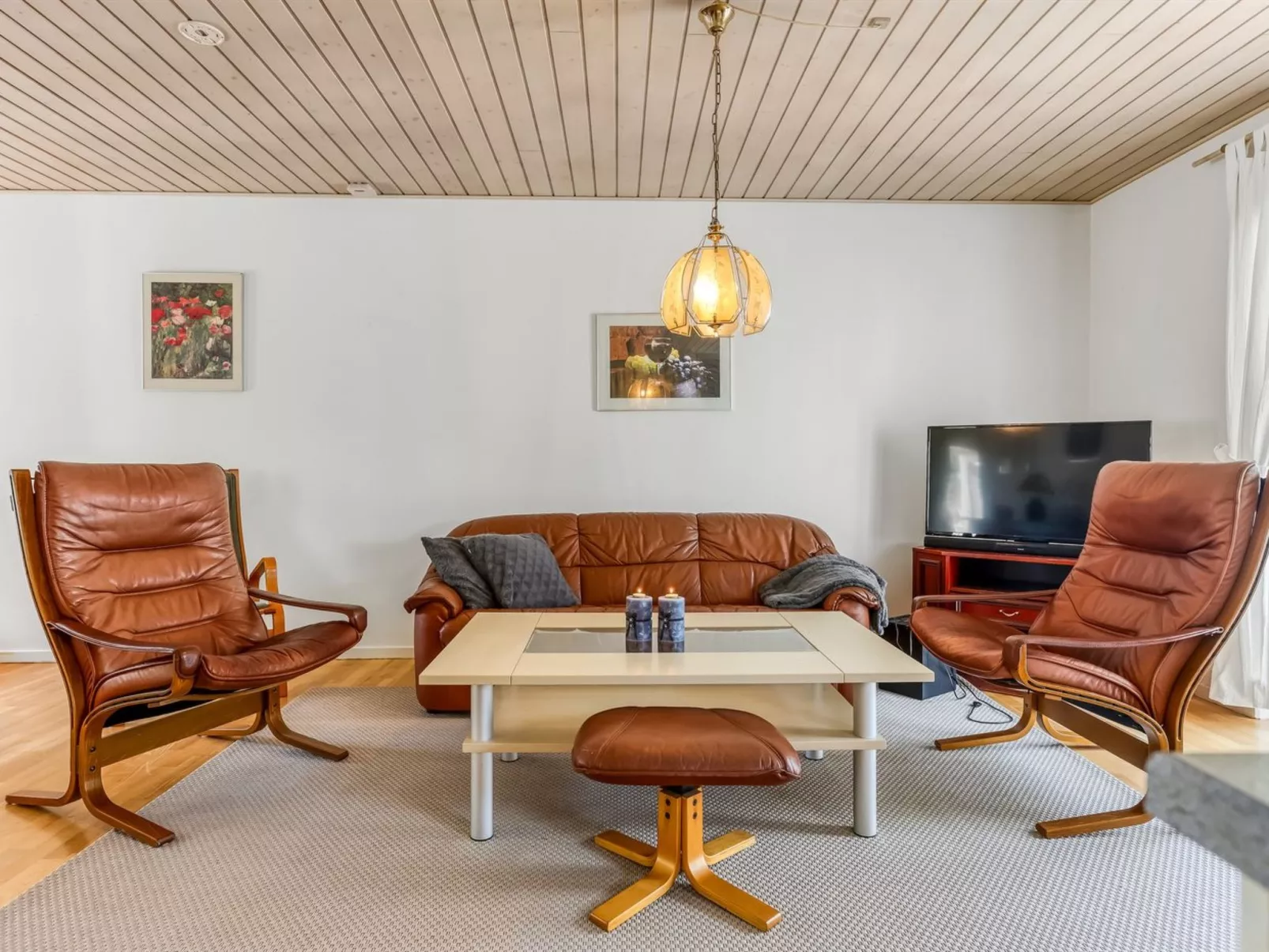 "Gilbert" - 500m from the sea-Drinnen