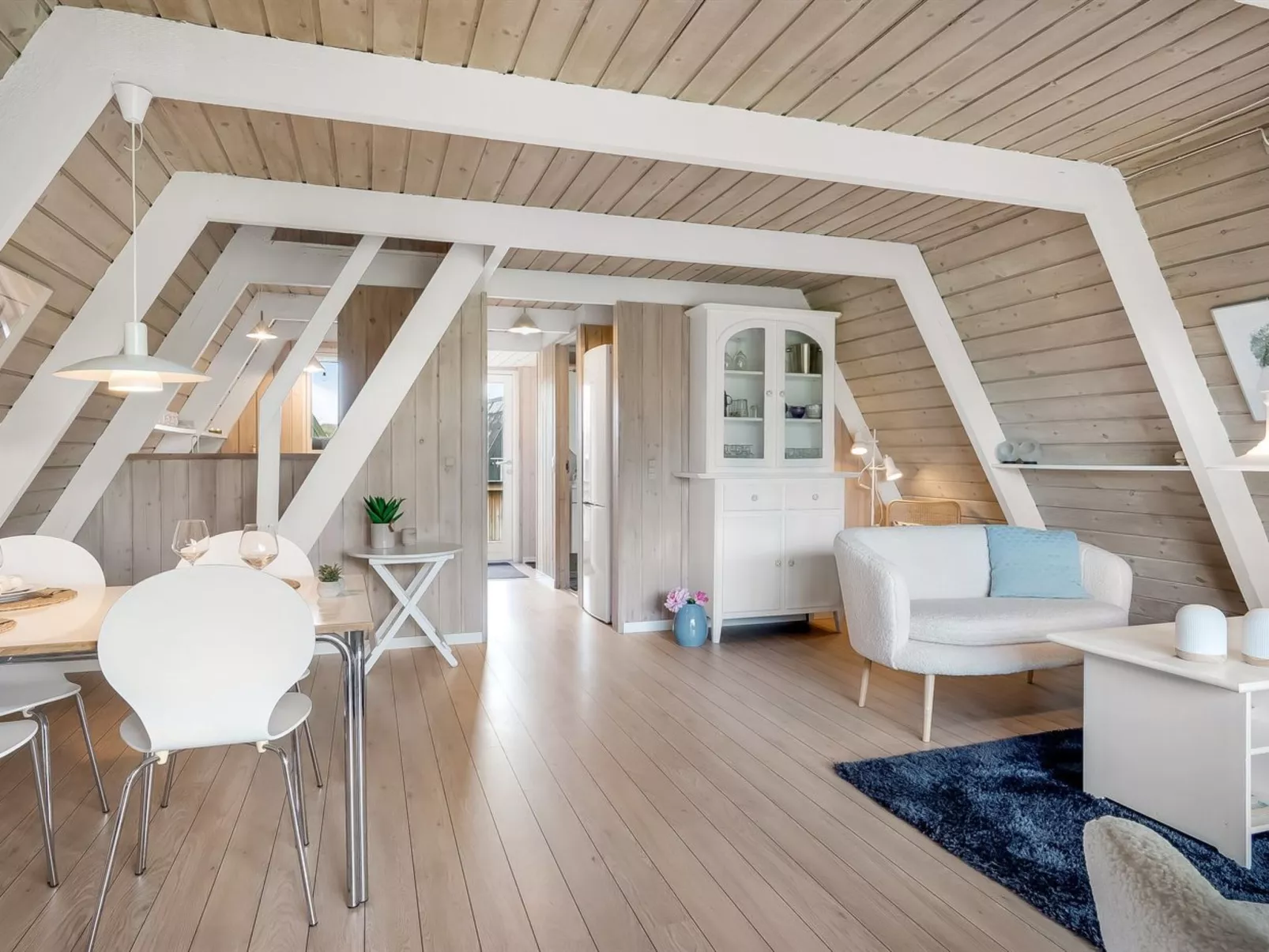 "Erly" - 18km to the fjord-Inside