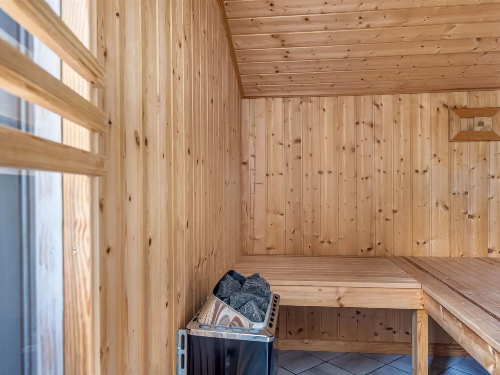 "Anouk" - 2km from the sea-Inside