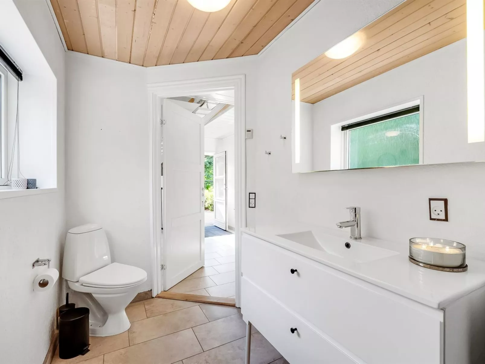 "Ditleif" - 8km to the fjord-Inside