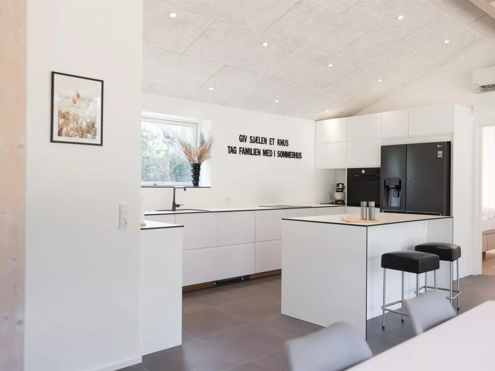 "Nico" - 600m from the sea-Inside