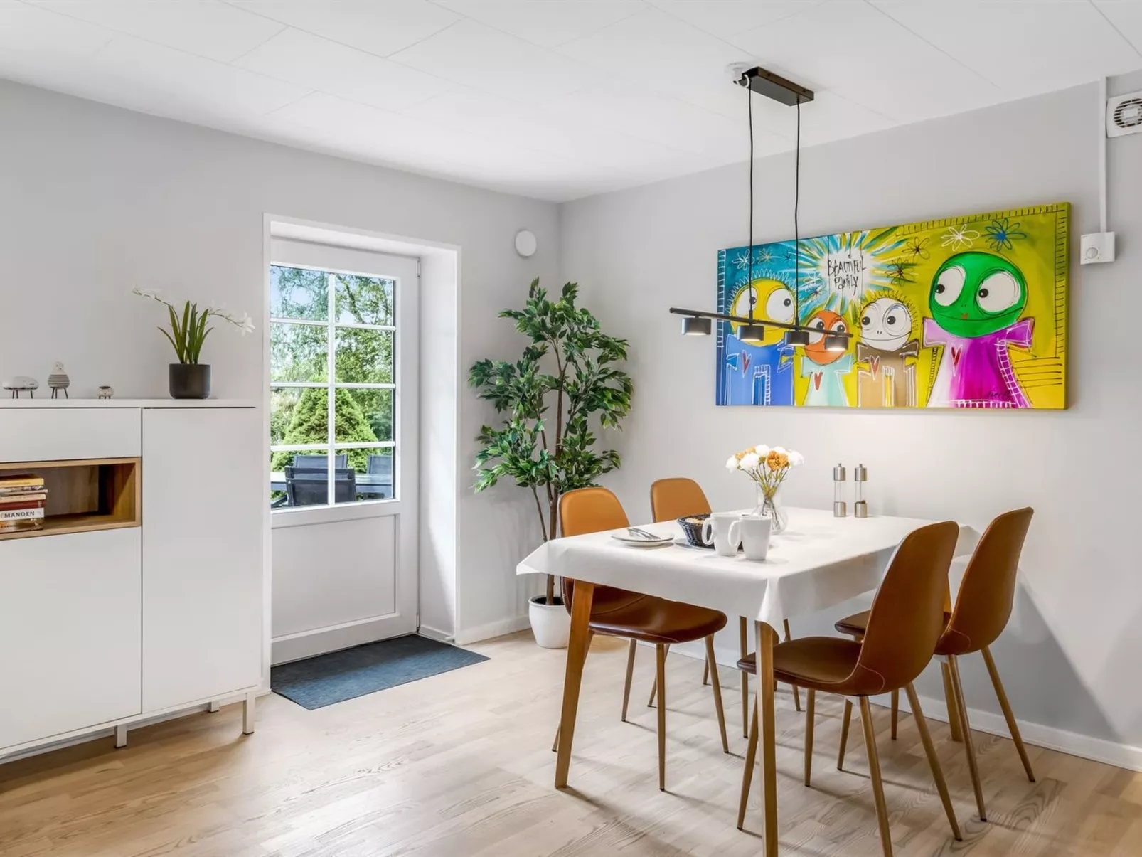 "Saran" - 30km from the sea-Drinnen