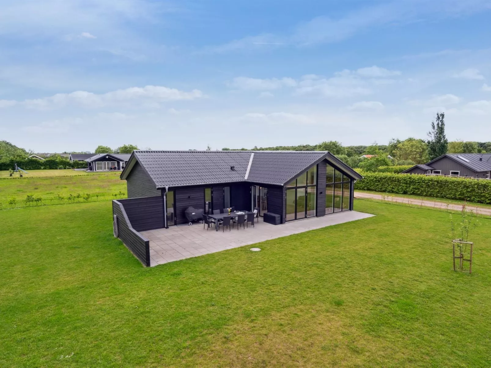 "Danika" - 650m from the sea-Draußen