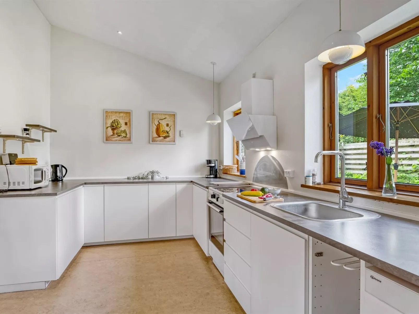 "Henkil" - 175m from the sea-Dedans