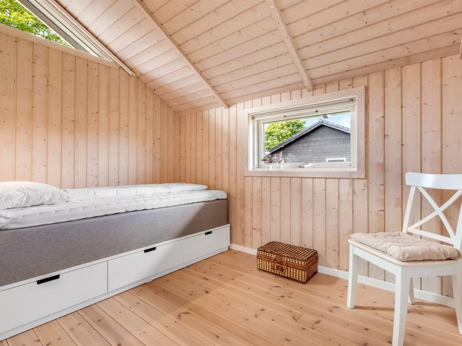 "Sylwia" - 250m to the fjord-Drinnen