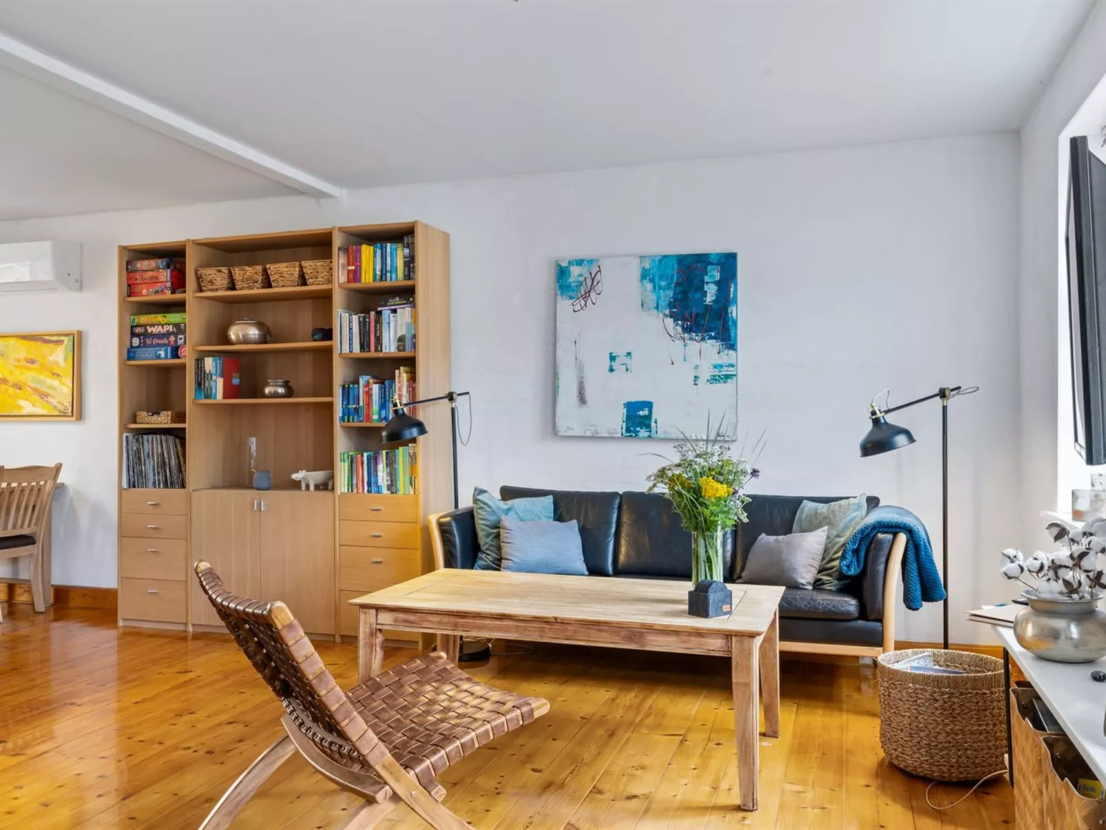 "Huno" - 2km from the sea-Inside