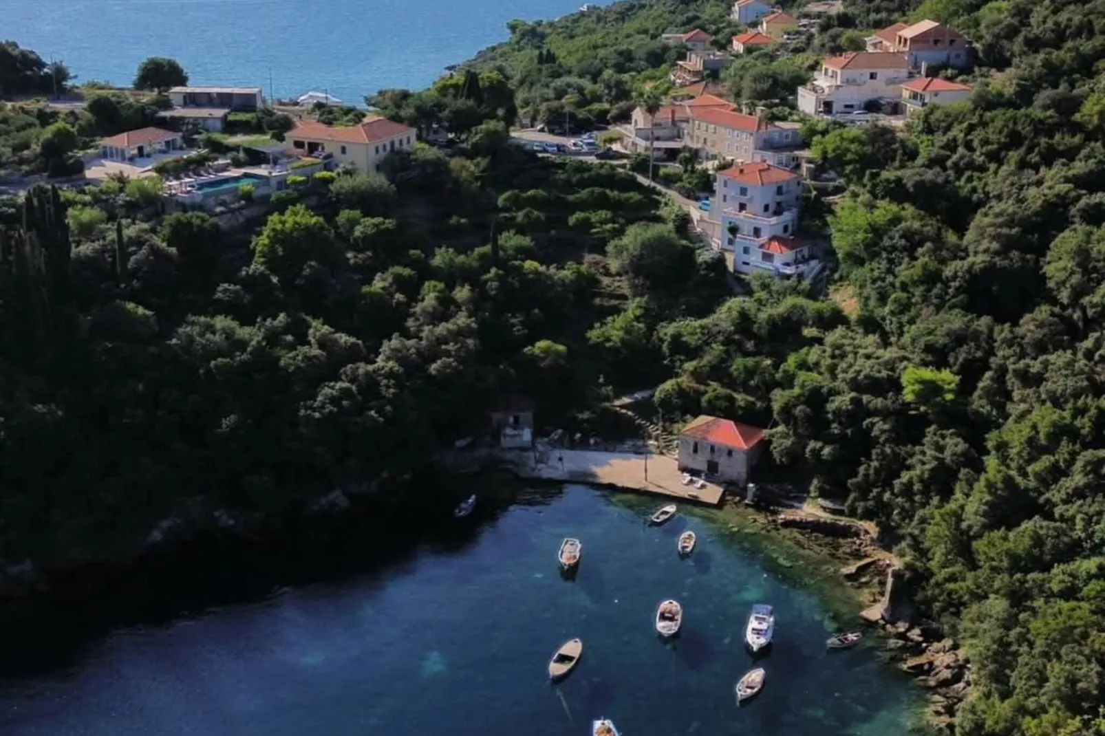 Villa Peragić - Triple Room with Balcony and Private External Bathroom-Vue
