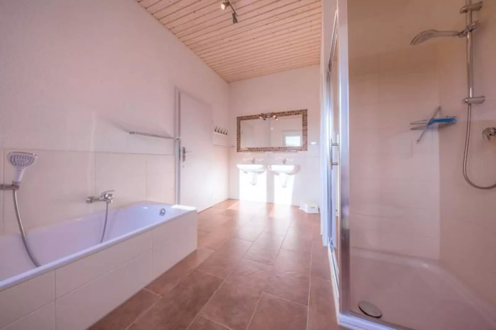 Kondor 253-Badezimmer