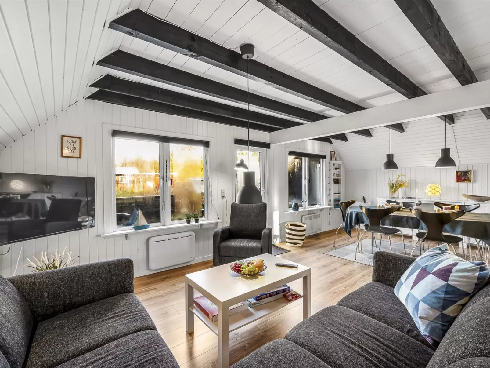 "Sampo" - 150m to the fjord-Drinnen