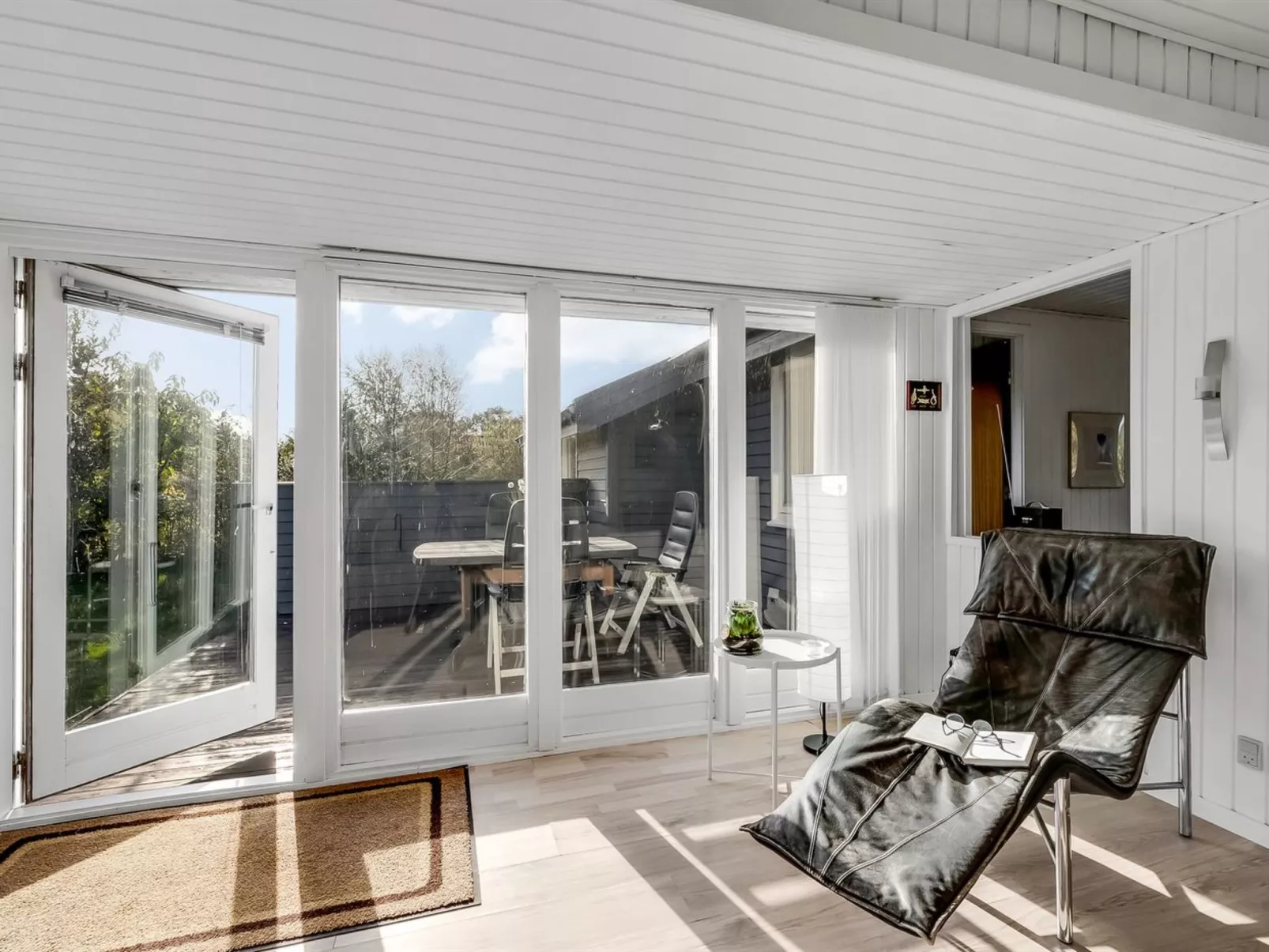 "Pirjo" - 350m to the fjord-Dedans