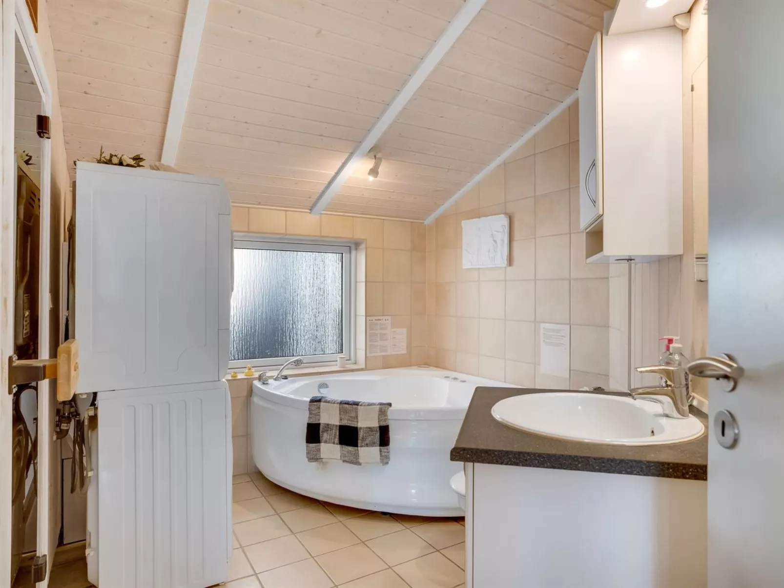 "Nashota" - 600m from the sea-Inside